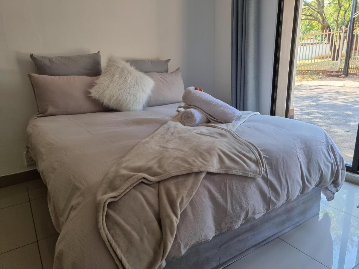 Atterbury Self Catering Studios Преторія Екстер'єр фото