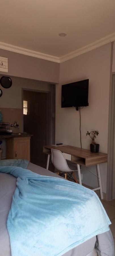 Atterbury Self Catering Studios Преторія Екстер'єр фото