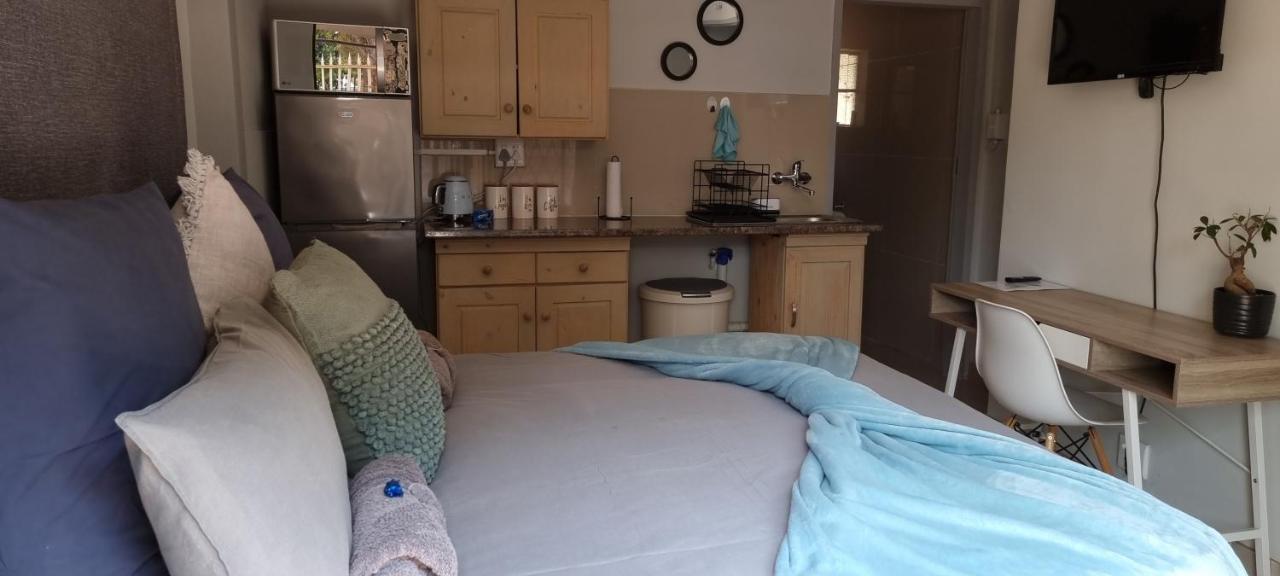 Atterbury Self Catering Studios Преторія Екстер'єр фото