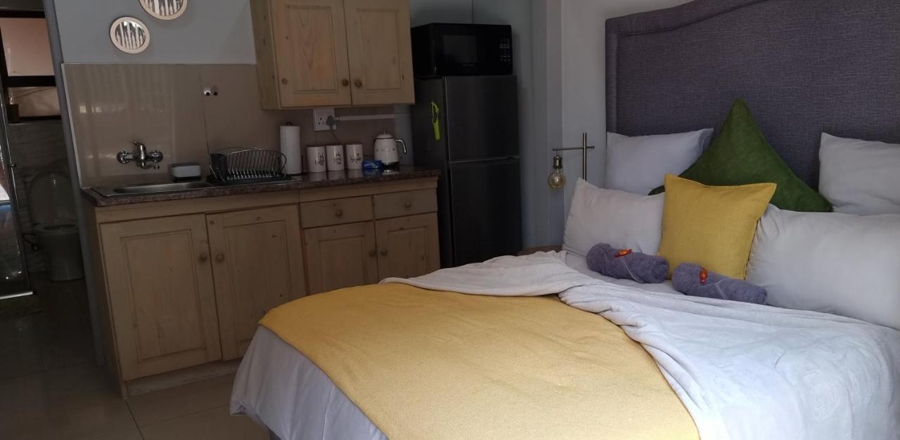 Atterbury Self Catering Studios Преторія Екстер'єр фото