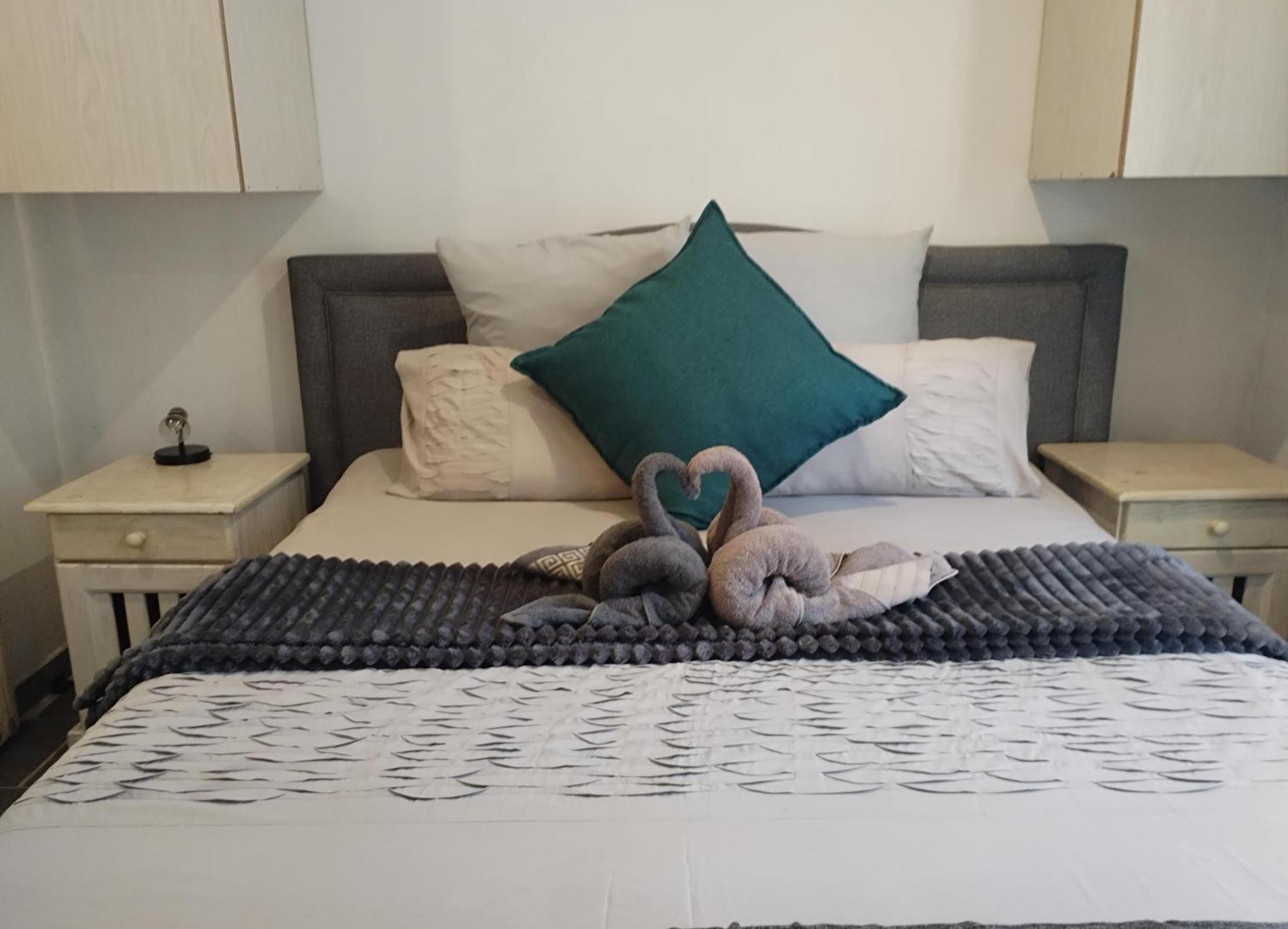 Atterbury Self Catering Studios Преторія Екстер'єр фото